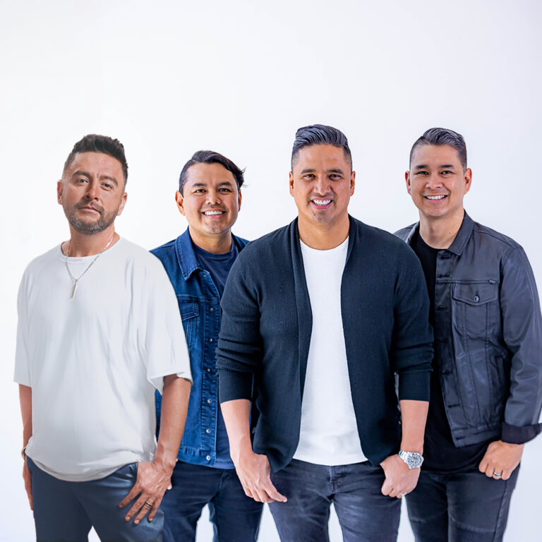 Alex Campos incursiona en el género de adoración con su nuevo sencillo «Te amo», en colaboración con Miel San Marcos.