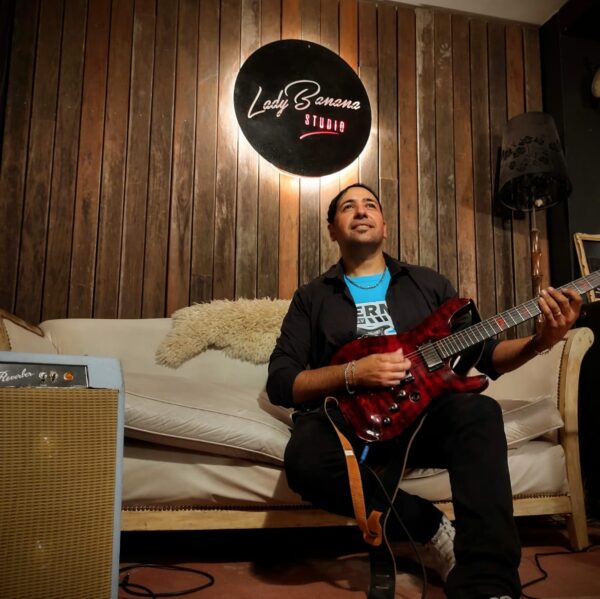 Sherman presentó el videoclip de su corte de difusión «Amaré»