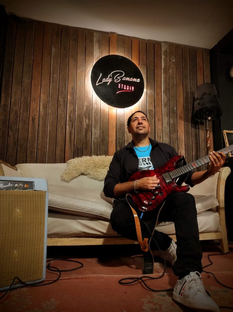Sherman presentó el videoclip de su corte de difusión «Amaré»