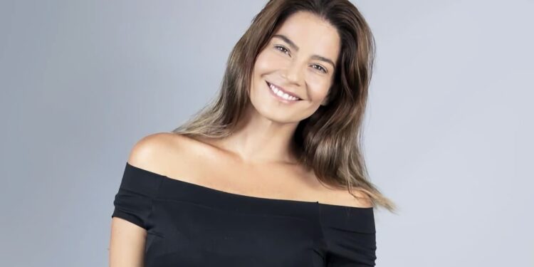 “Ya llegué. ¿Y ahora qué?”, el nuevo libro de Carolina Carvajal que invita a encontrar propósito más allá del éxito